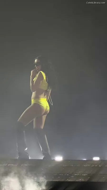 Charli XCX photo 12 of 2701