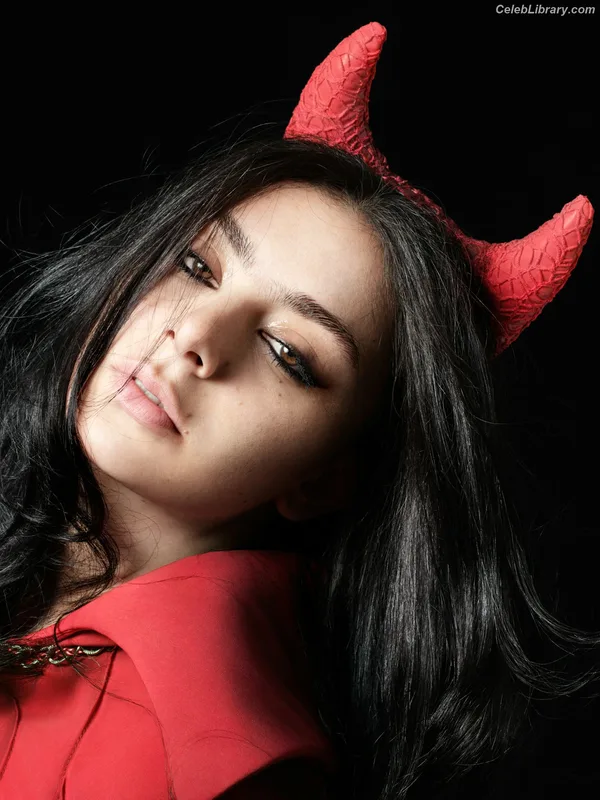Charli XCX photo 4 of 2701