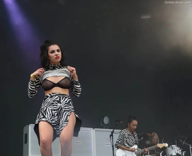 Charli XCX photo 15 of 2701