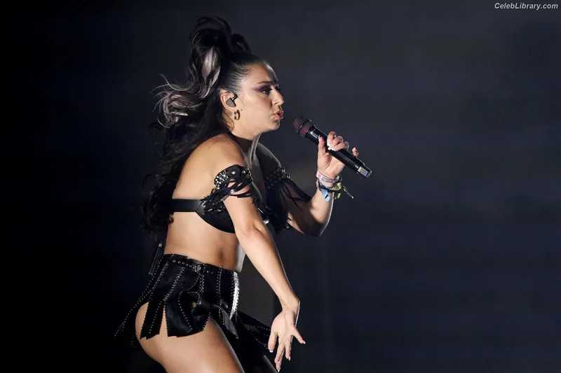 Charli XCX photo 19 of 2701