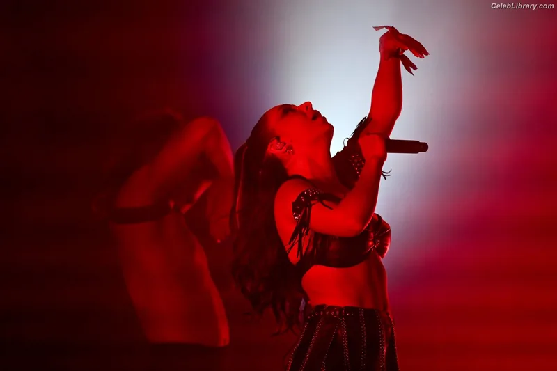 Charli XCX photo 21 of 2701