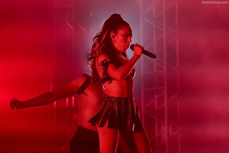 Charli XCX photo 23 of 2701