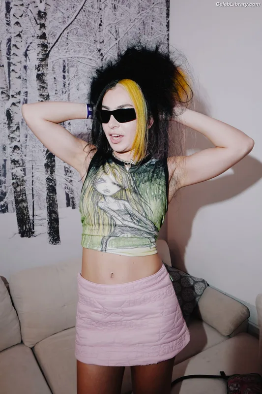 Charli XCX photo 4 of 2701