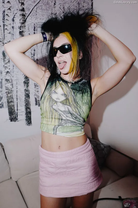 Charli XCX photo 5 of 2701