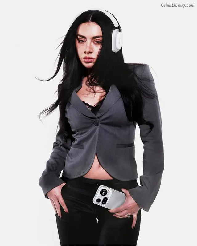 Charli XCX photo 15 of 2701