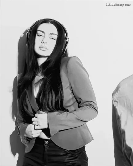 Charli XCX photo 18 of 2701
