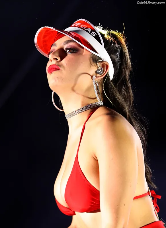 Charli XCX photo 4 of 2701
