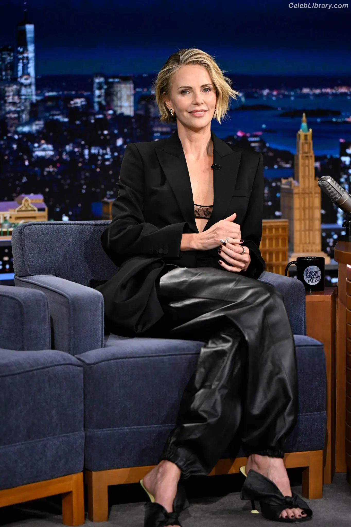 Charlize Theron photo 22 of 871