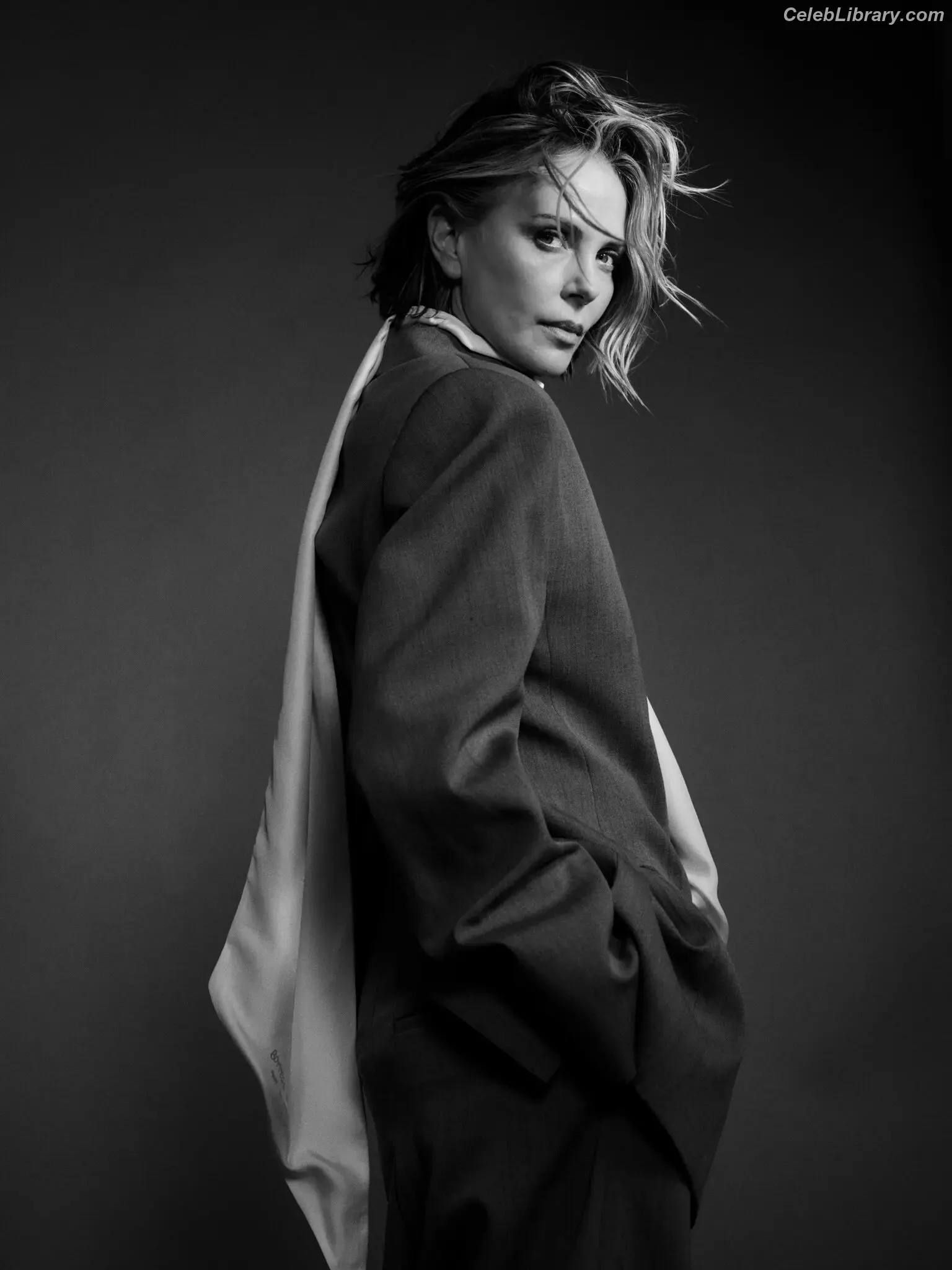 Charlize Theron photo 23 of 871