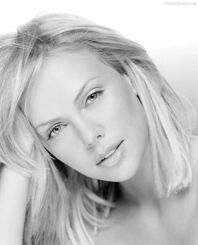Charlize Theron photo 16 of 884