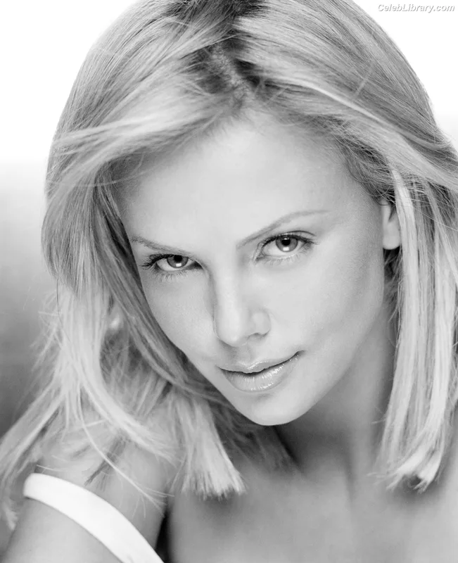 Charlize Theron photo 18 of 884