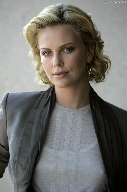 Charlize Theron photo 17 of 884