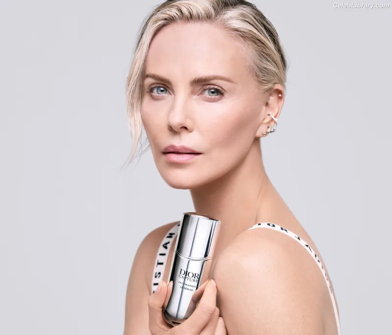 Charlize Theron photo 13 of 884