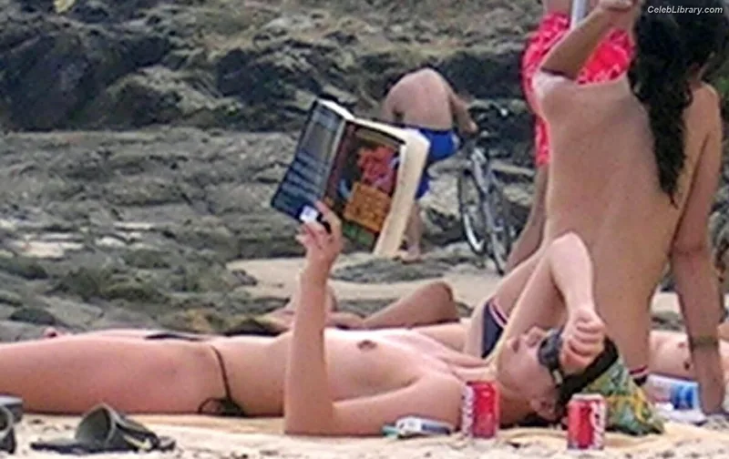 Charlize Theron photo 1 of 884