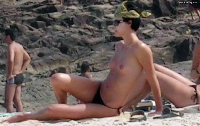 Charlize Theron photo 2 of 884