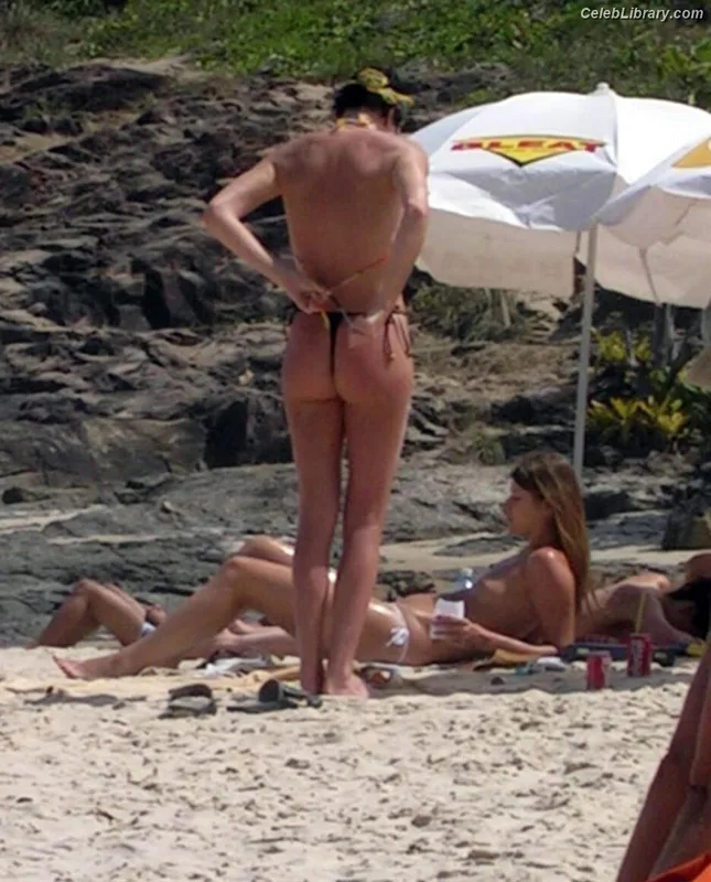 Charlize Theron photo 3 of 884