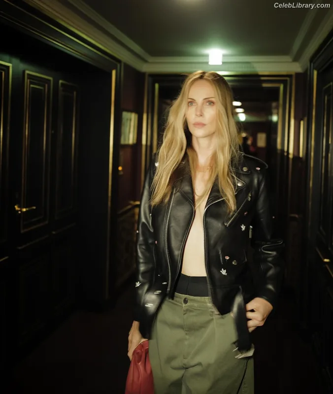 Charlize Theron photo 20 of 884