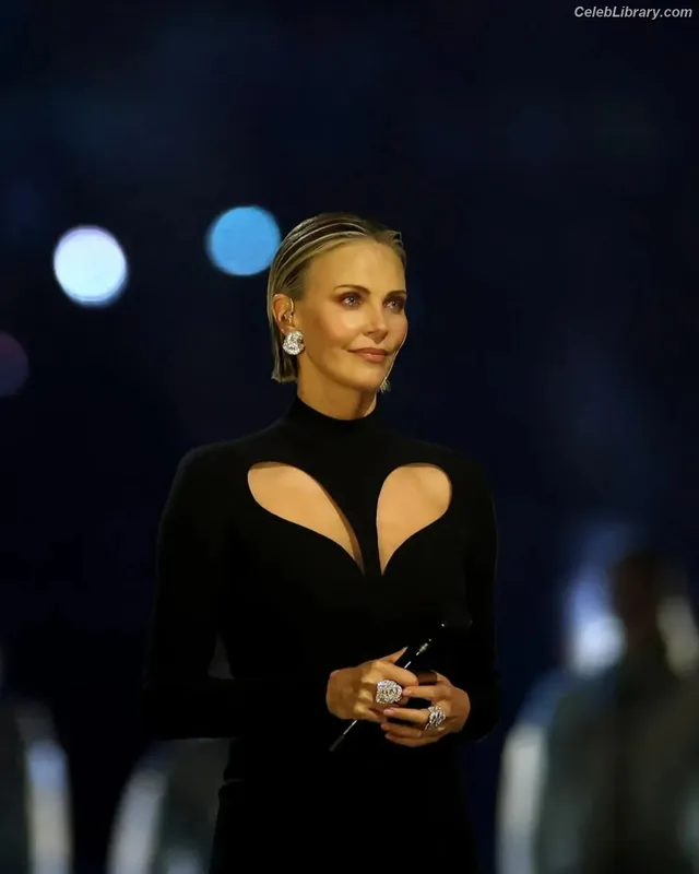 Charlize Theron photo 7 of 884