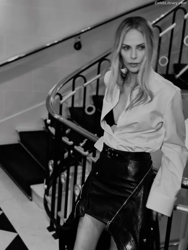 Charlize Theron photo 13 of 884