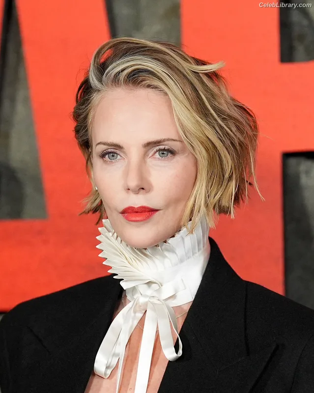 Charlize Theron photo 6 of 884