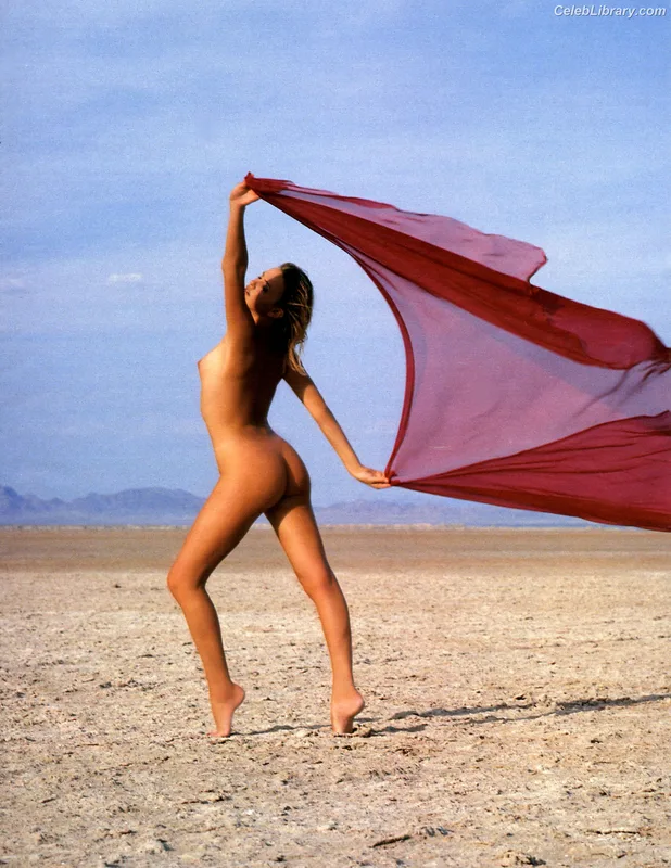 Charlize Theron photo 3 of 884