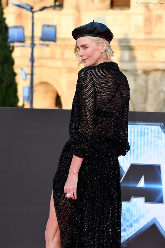 Charlize Theron photo 19 of 884