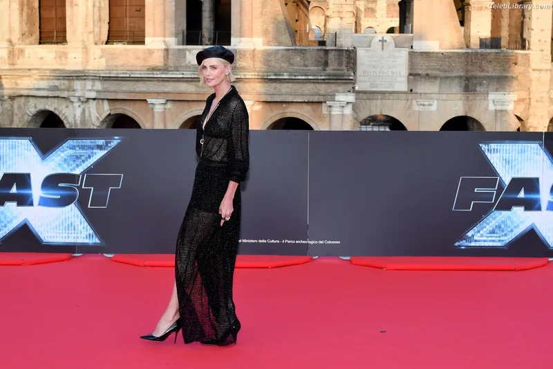 Charlize Theron photo 8 of 884