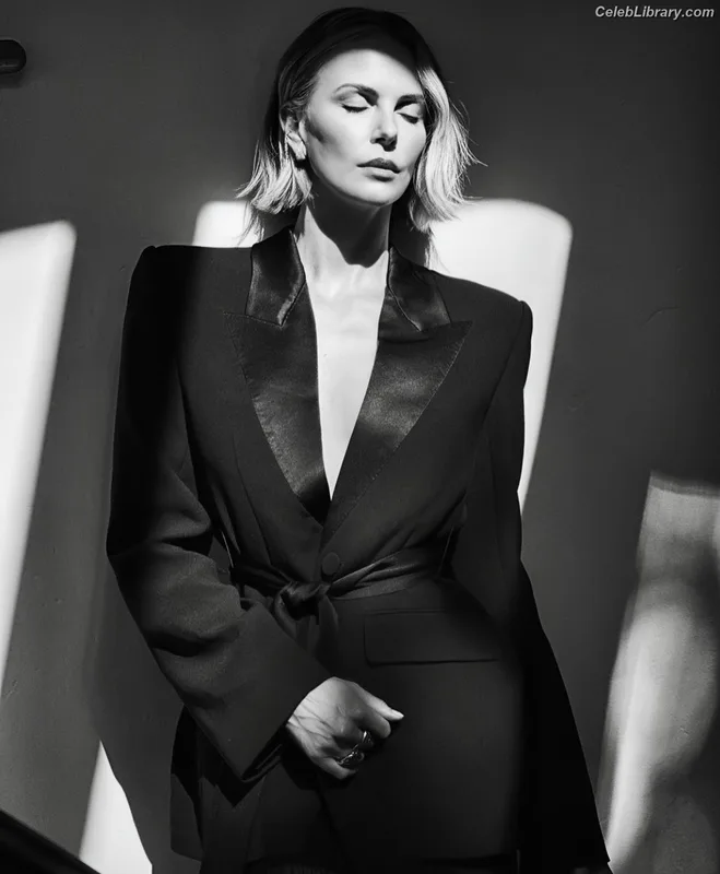 Charlize Theron photo 3 of 884