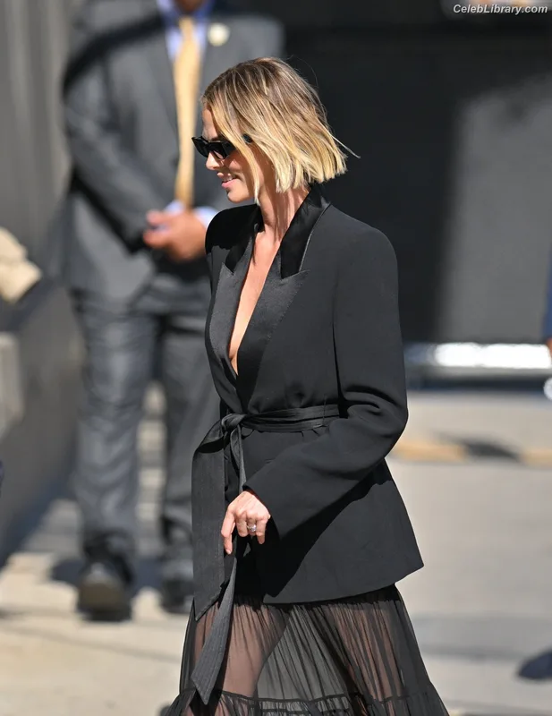 Charlize Theron photo 10 of 884
