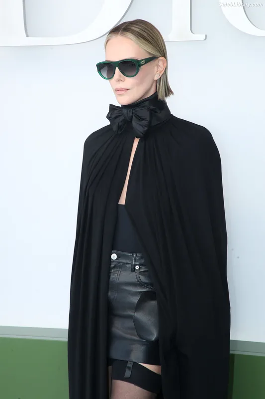 Charlize Theron photo 14 of 884