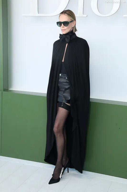 Charlize Theron photo 15 of 884