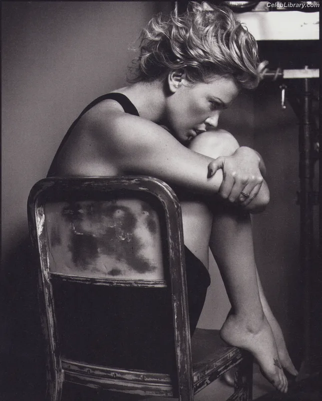 Charlize Theron photo 17 of 884