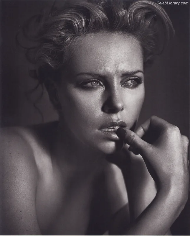 Charlize Theron photo 19 of 884