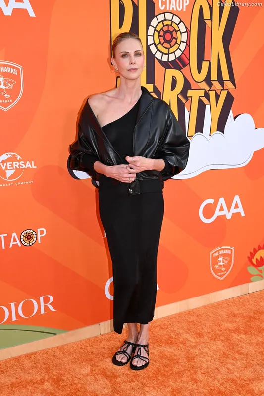 Charlize Theron photo 6 of 884