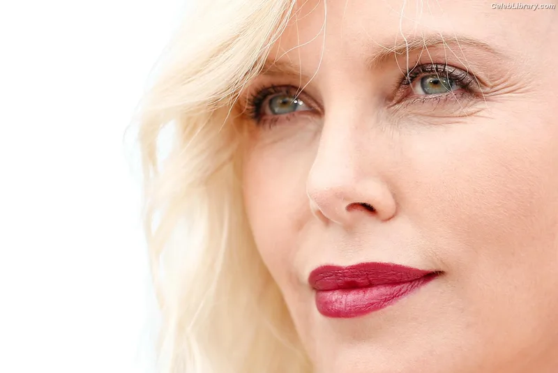 Charlize Theron photo 6 of 884