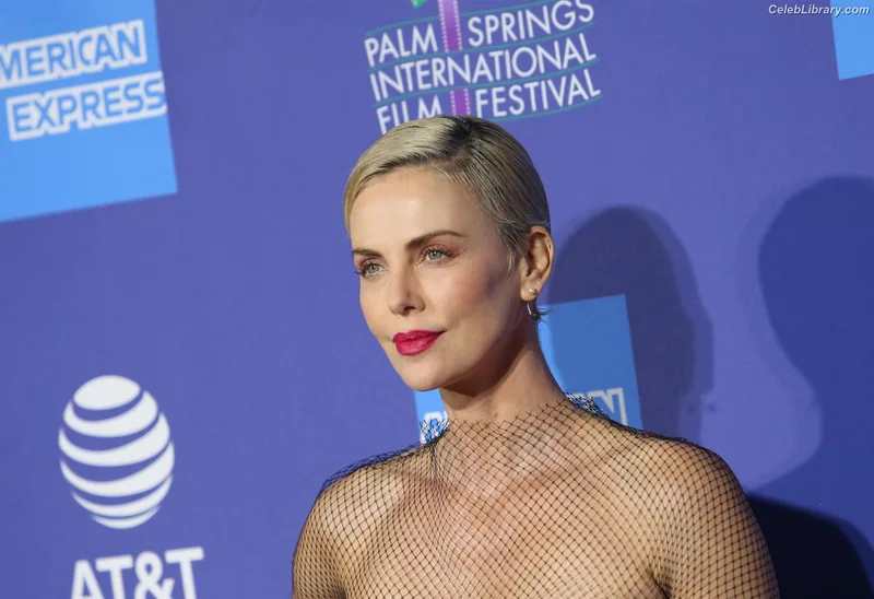 Charlize Theron photo 18 of 884
