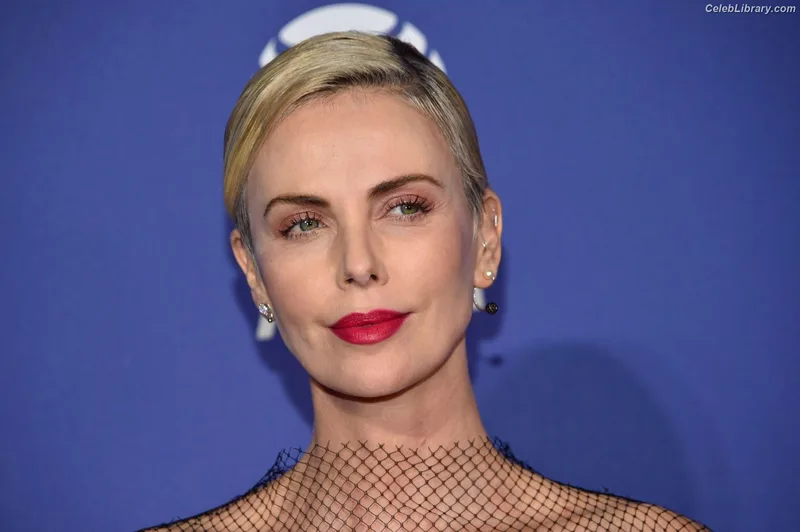 Charlize Theron photo 23 of 884
