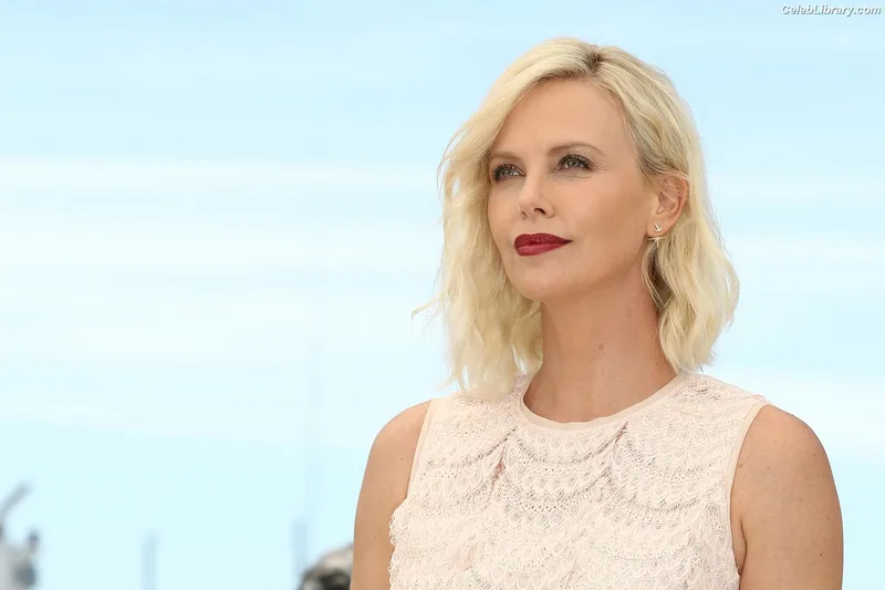 Charlize Theron photo 24 of 884