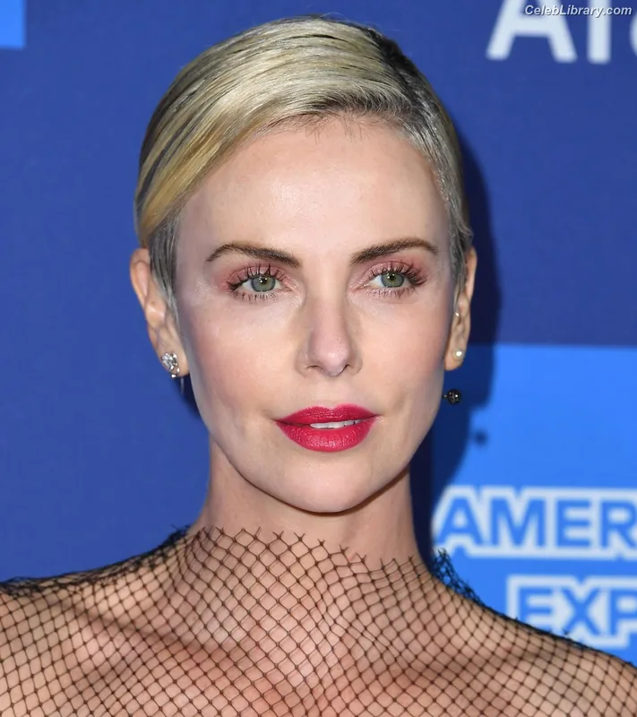 Charlize Theron photo 17 of 884
