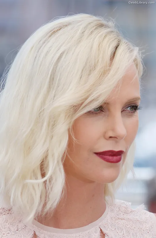 Charlize Theron photo 22 of 884