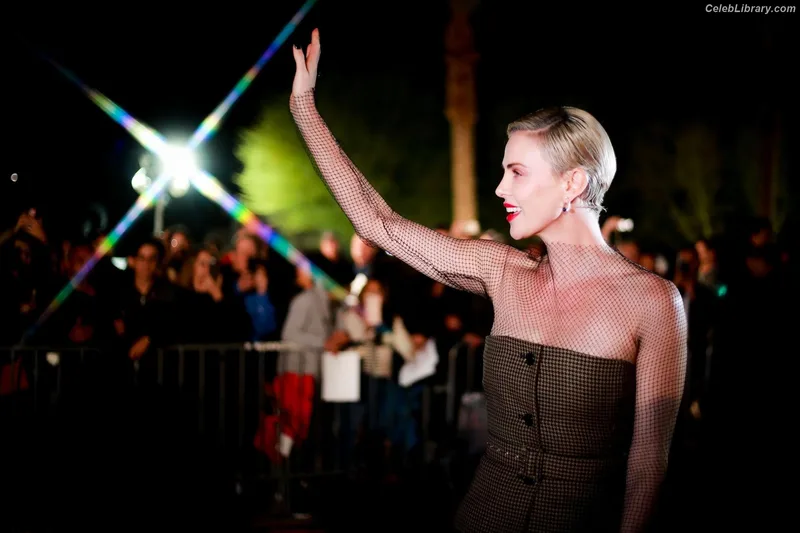 Charlize Theron photo 3 of 884