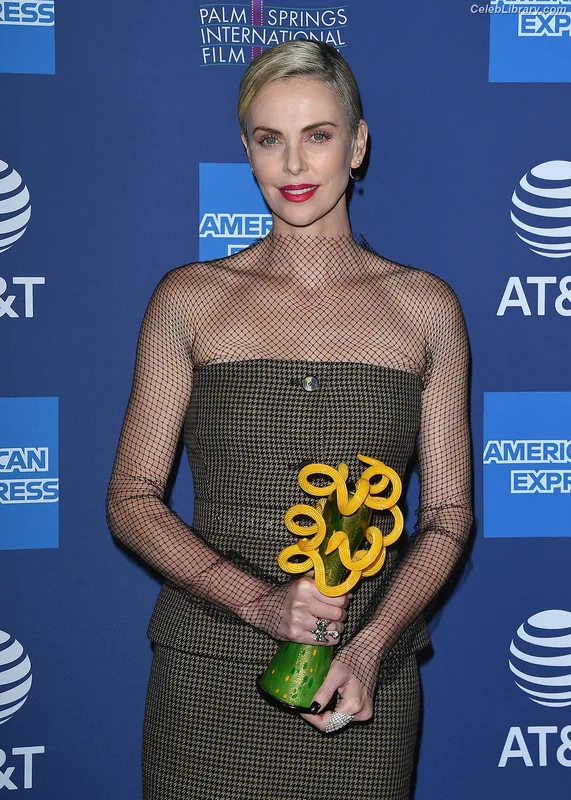Charlize Theron photo 15 of 884