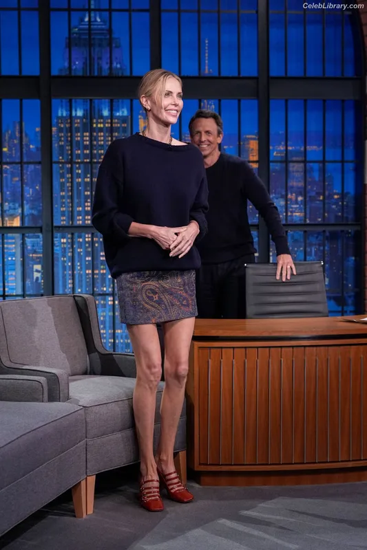 Charlize Theron photo 12 of 884