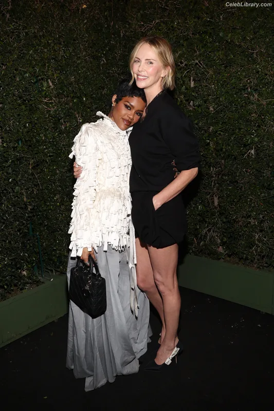 Charlize Theron photo 20 of 884