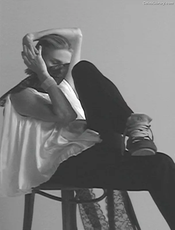 Charlize Theron photo 8 of 884