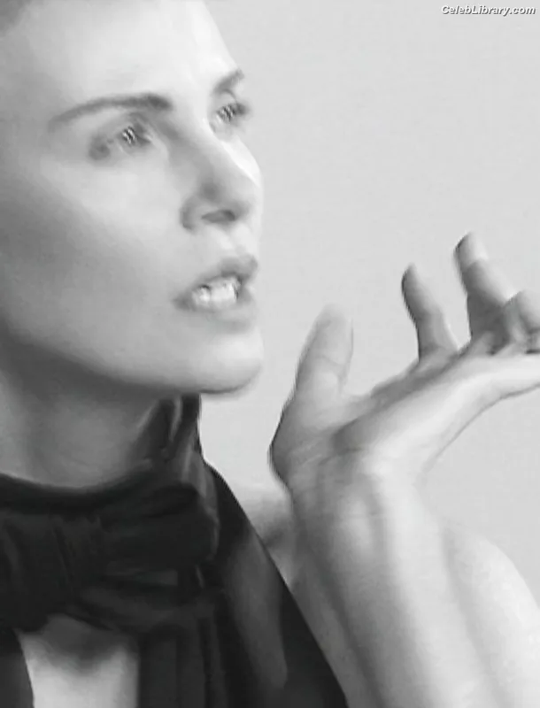 Charlize Theron photo 20 of 884