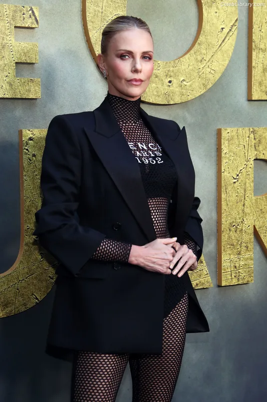 Charlize Theron photo 6 of 884