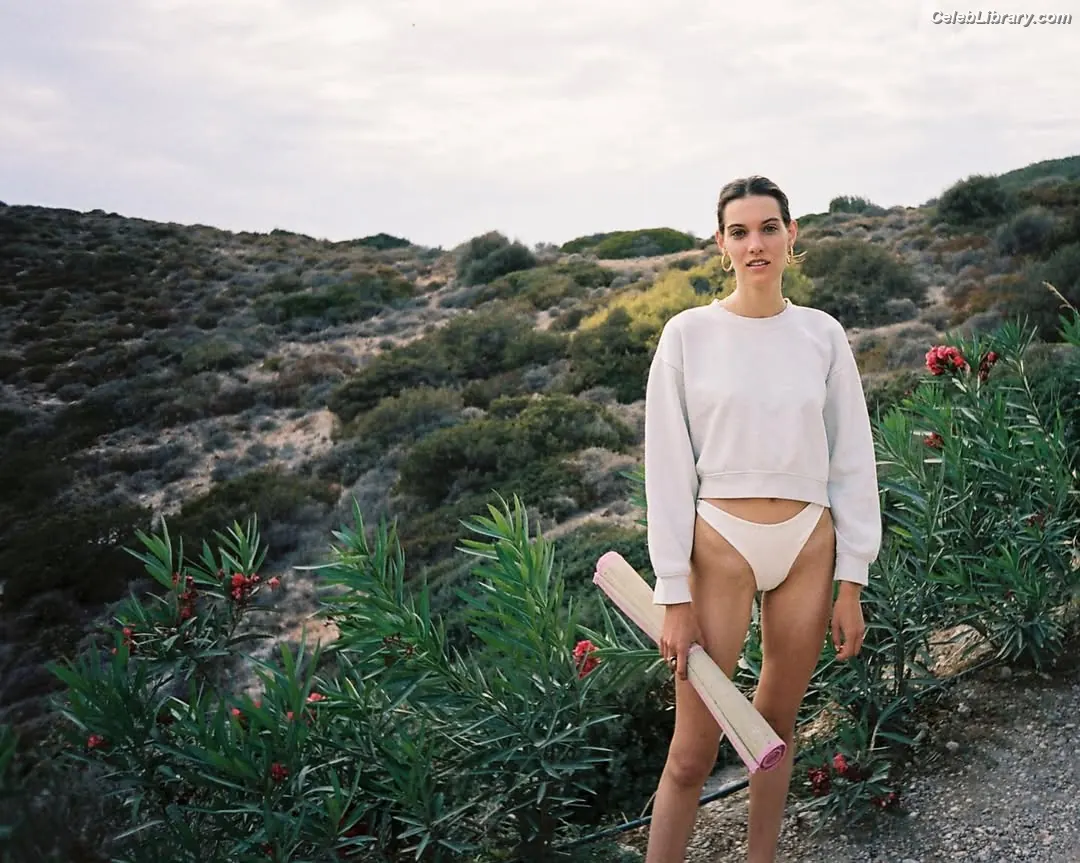 Charlotte Cardin photo 4 of 74