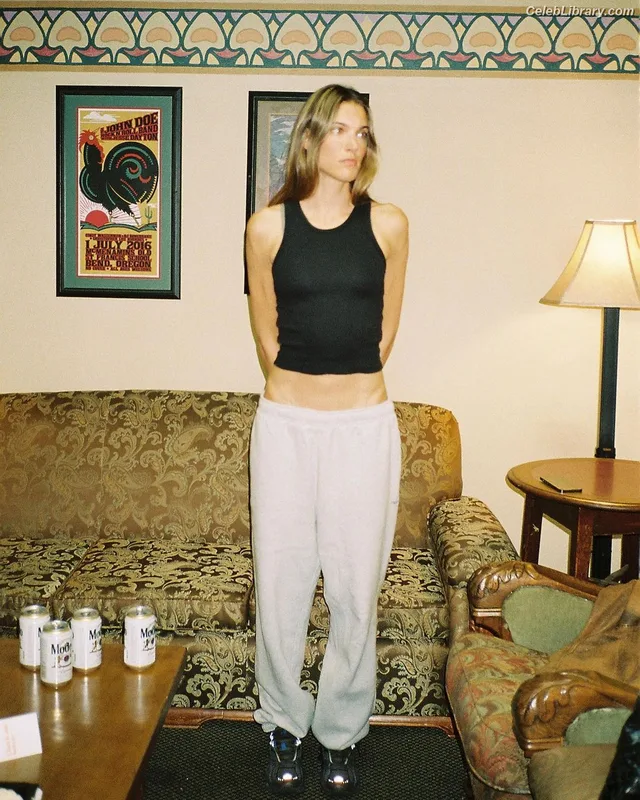 Charlotte Cardin photo 12 of 75