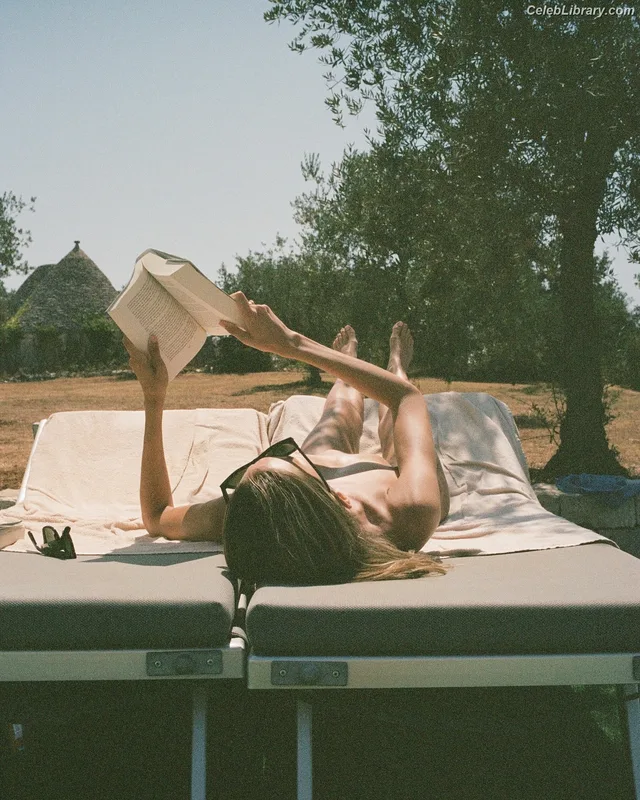 Charlotte Cardin photo 15 of 75